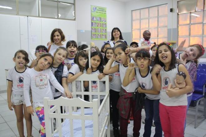 Imagem da Galeria da Notícia: Alunos da escola Anglo de Fernandópolis visitam laboratórios da FEF