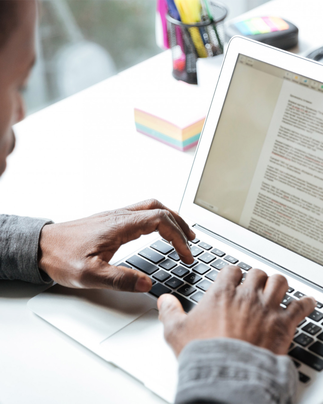 ESCRITA ACADÊMICA: ESCREVER E REVISAR TEXTOS CIENTÍFICOS