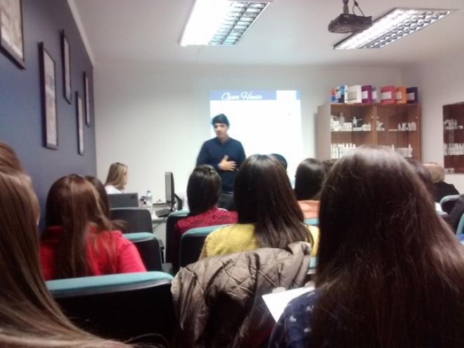 Imagem da Galeria da Notícia: Cursos de Estética e cosmética da FEF realiza visita técnica