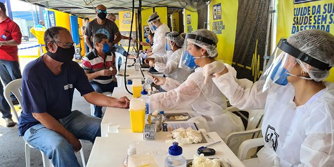 Imagem da Galeria da Notícia: ALUNOS DA FEF PARTICIPAM DO PROGRAMA SAÚDE NA ESTRADA