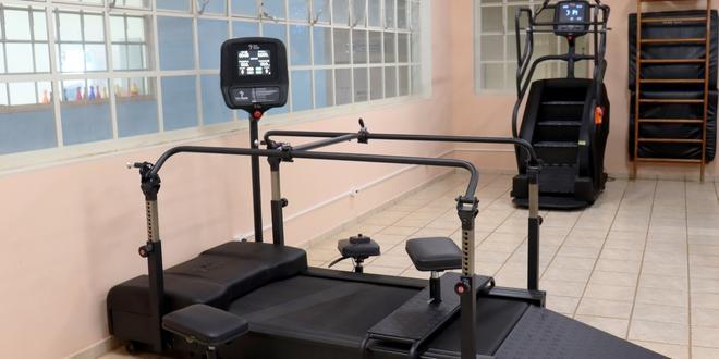 Imagem da Galeria da Notícia: FEF recebe novos equipamentos em parceria com Academia Lion Fitness-New Cycle