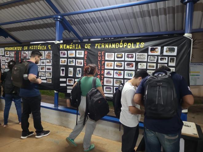 Imagem da Galeria da Notícia: Exposição resgata a história de Fernandópolis nos corredores da FEF