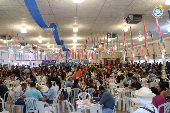 Imagem da Galeria da Notícia: V Arraiá da FEF é sucesso absoluto e se consagra como uma das maiores festas juninas universitárias da região